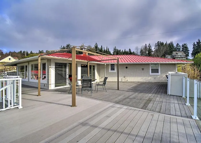 Breathtaking Port Ludlow Home W/ Deck & Yard