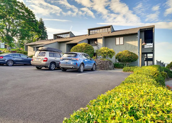 Water Views & Marina Access: Port Ludlow Getaway