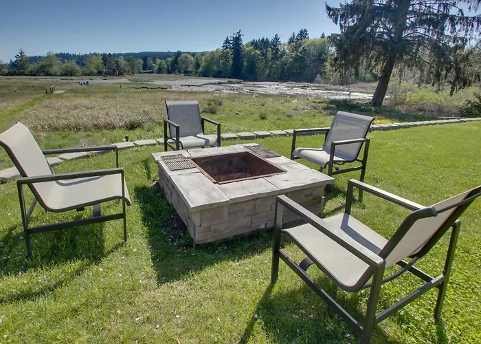 Puget Sound Views, 8.5 Acres! Luxury Outdoor Oasis
